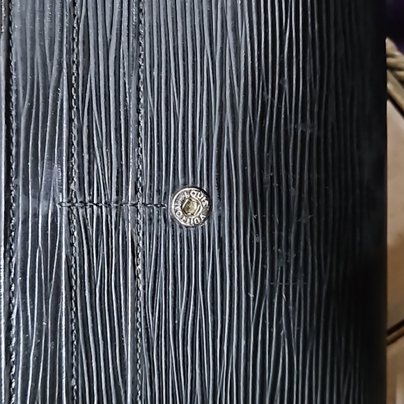Louis Vuitton Black Epi Leather Sarah Wallet CA4039 GUC - Picture 11 of 17